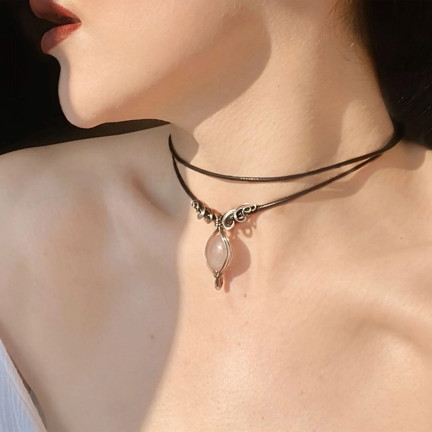 Carmen Pembe Kuvars Choker